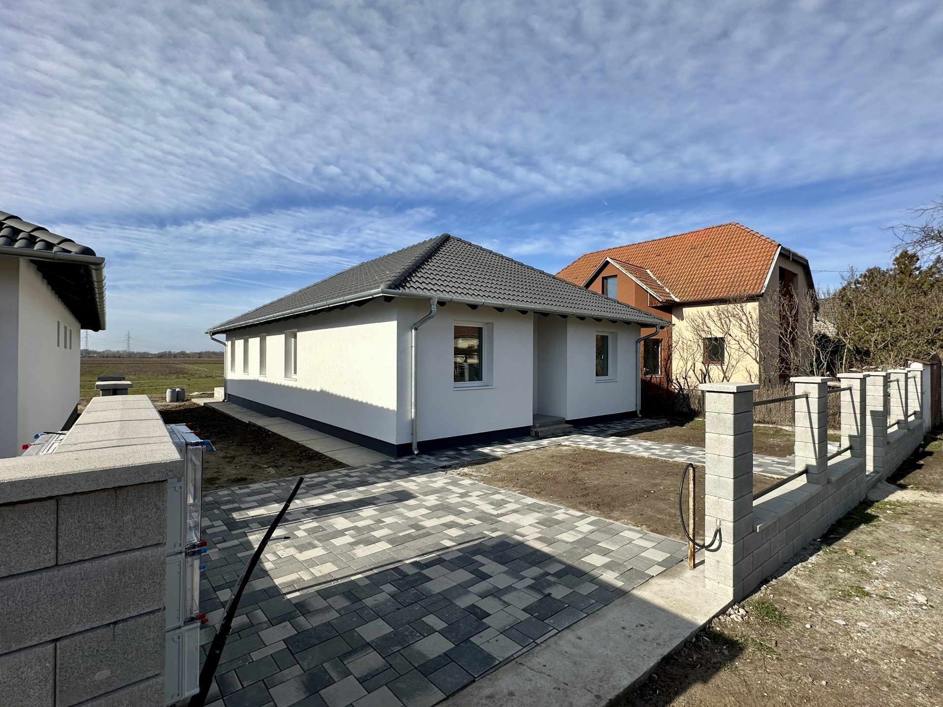 20260225_085529736_iOS copy