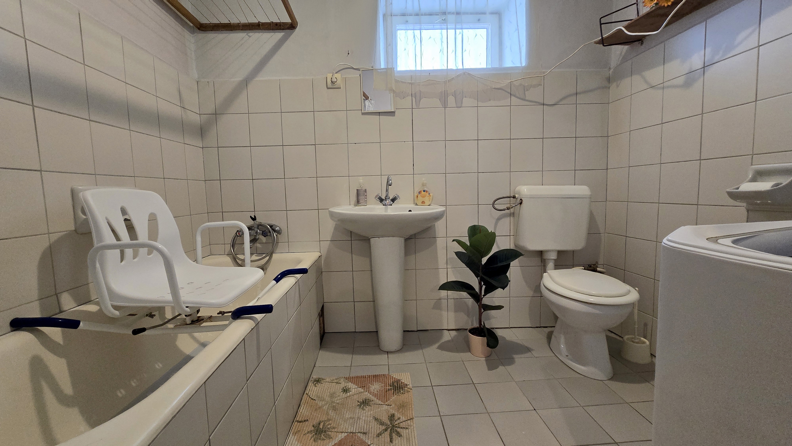 Kedves Otthon Eladó Cegléden, közel a Központhoz!