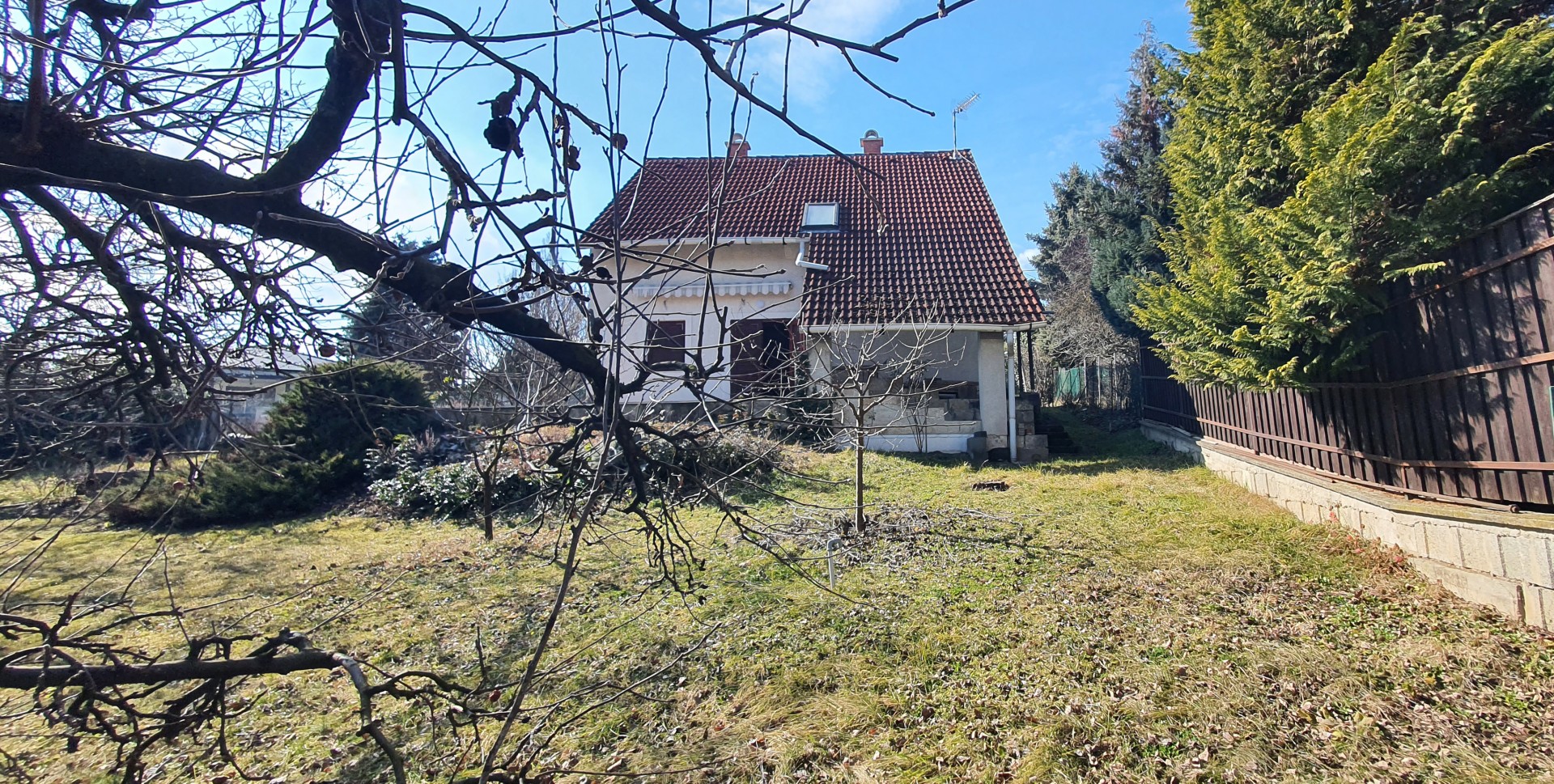Az eladó Érd-liget legszebb, hangulatos, panorámás részén ... Építész Család Munkája, Otthona.